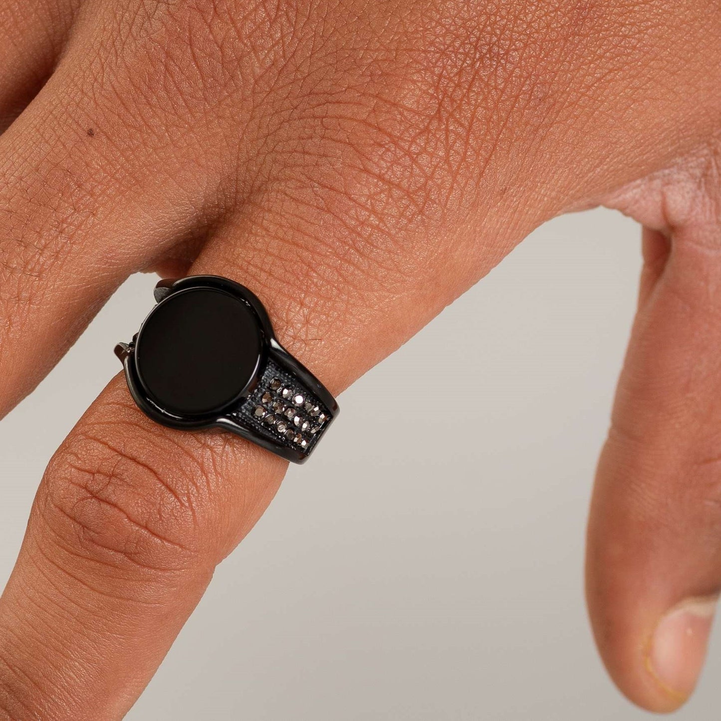 METRO IMPORTED BLACK RING