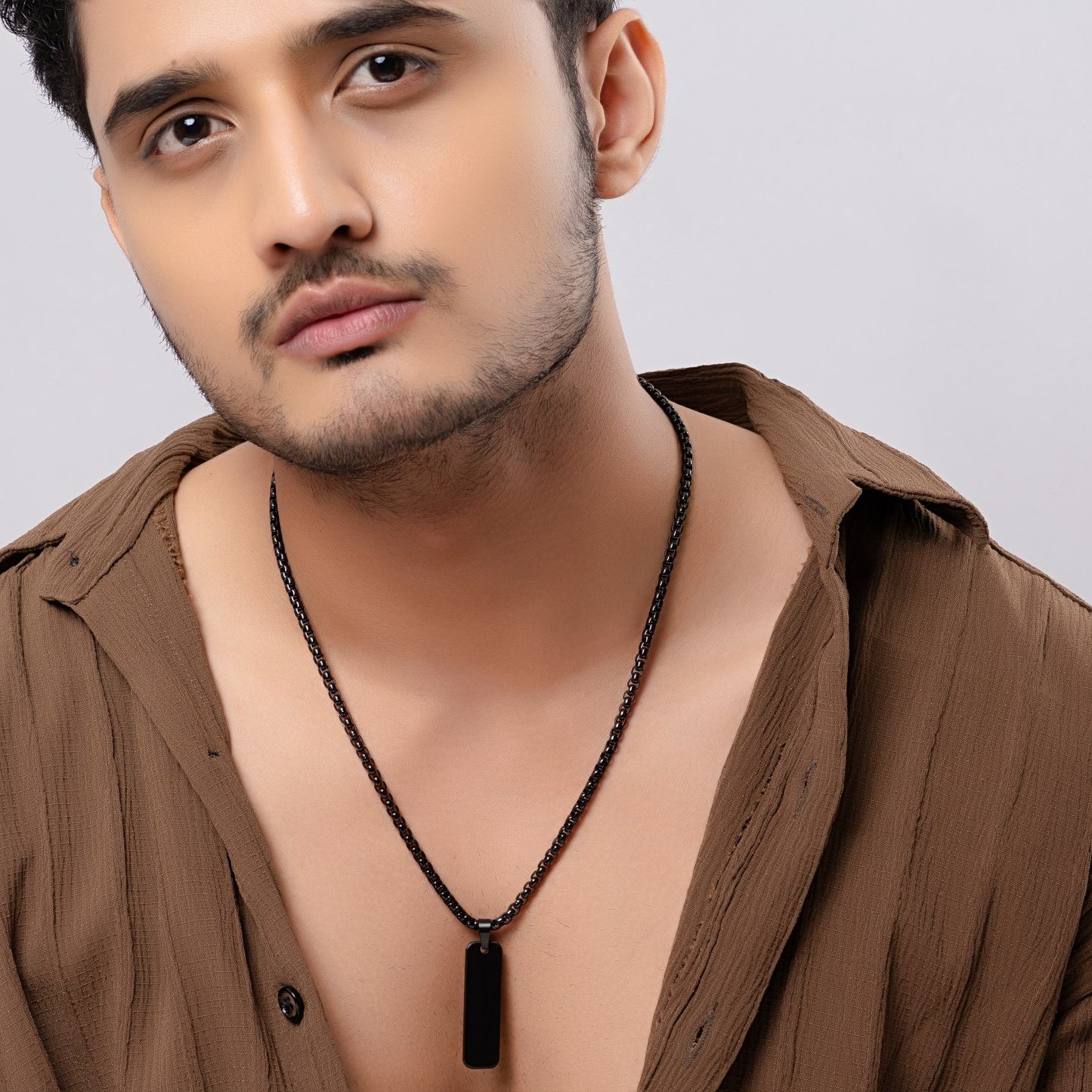 SMALL ID BLACK NECKLACE