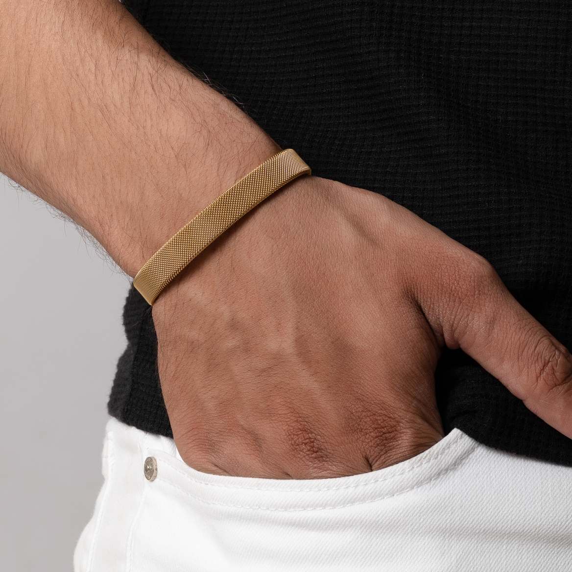 STEEL STRIDE GOLD CUFF