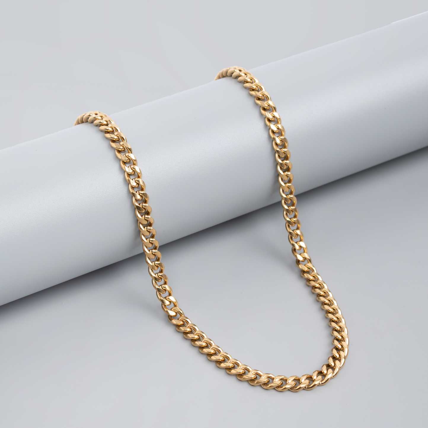 Bold Monarch 18K Gold Chain
