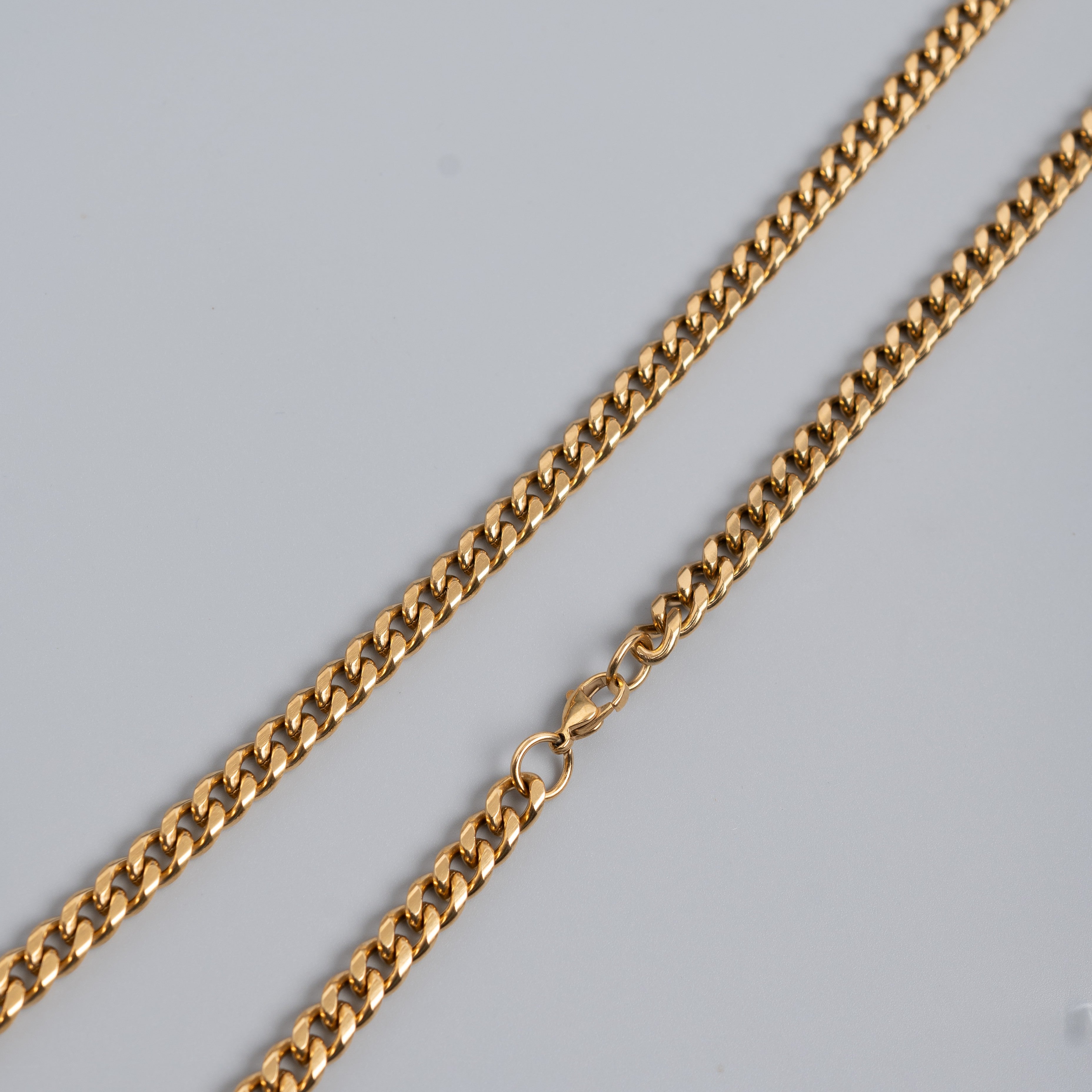 Bold Monarch 18K Gold Chain