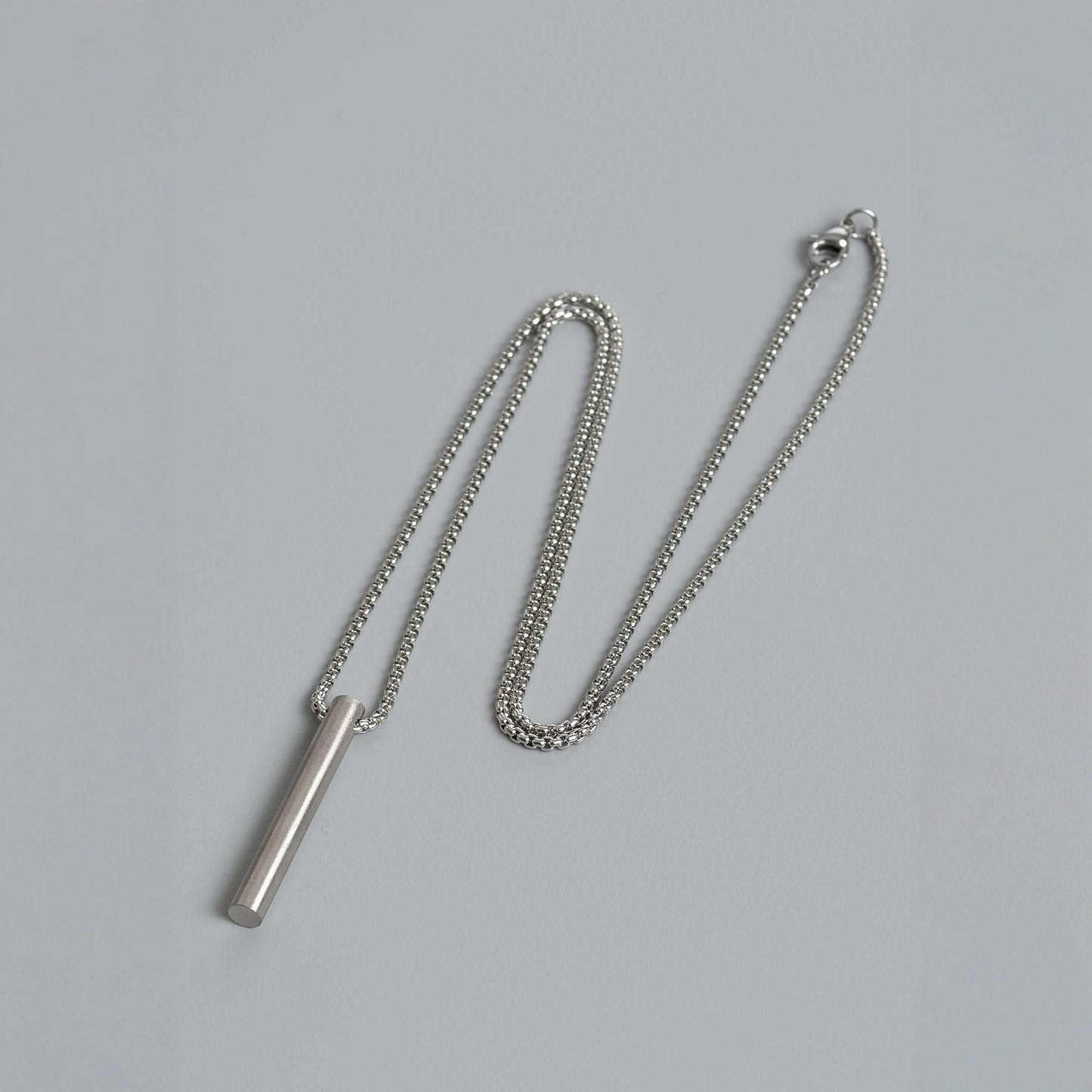 CLASSIC ROUND BAR SILVER NECKLACE