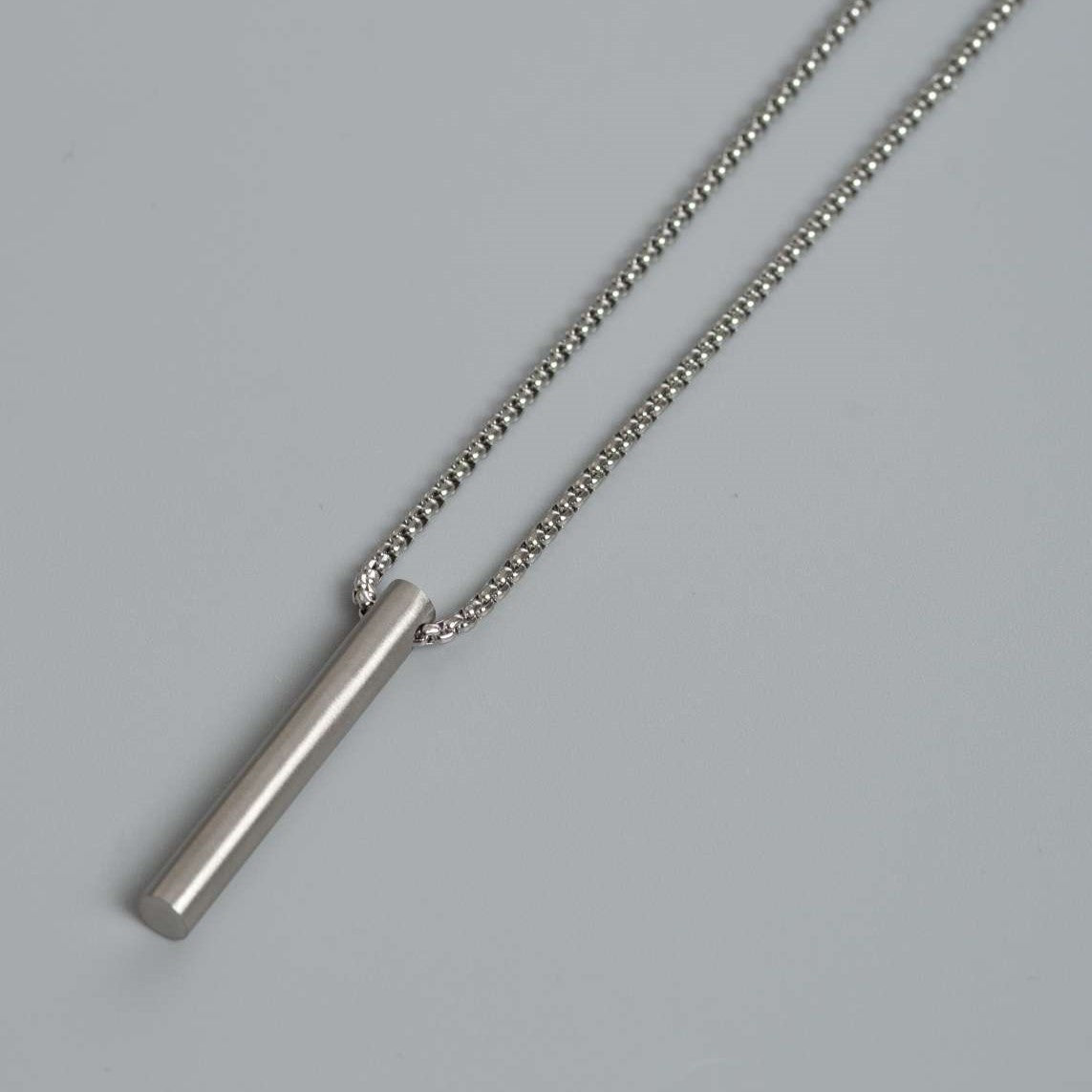 CLASSIC ROUND BAR SILVER NECKLACE