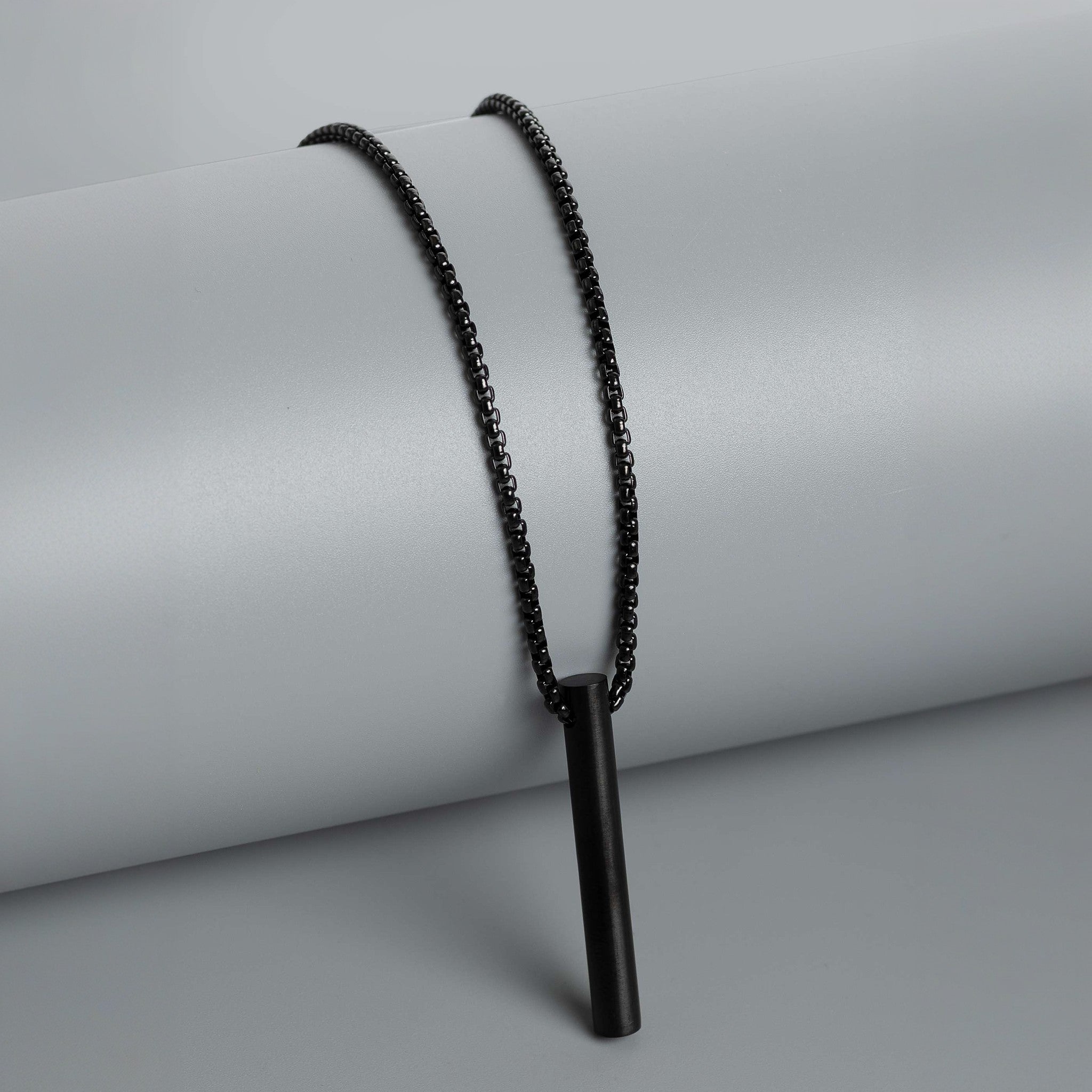 CLASSIC ROUND BAR BLACK NECKLACE