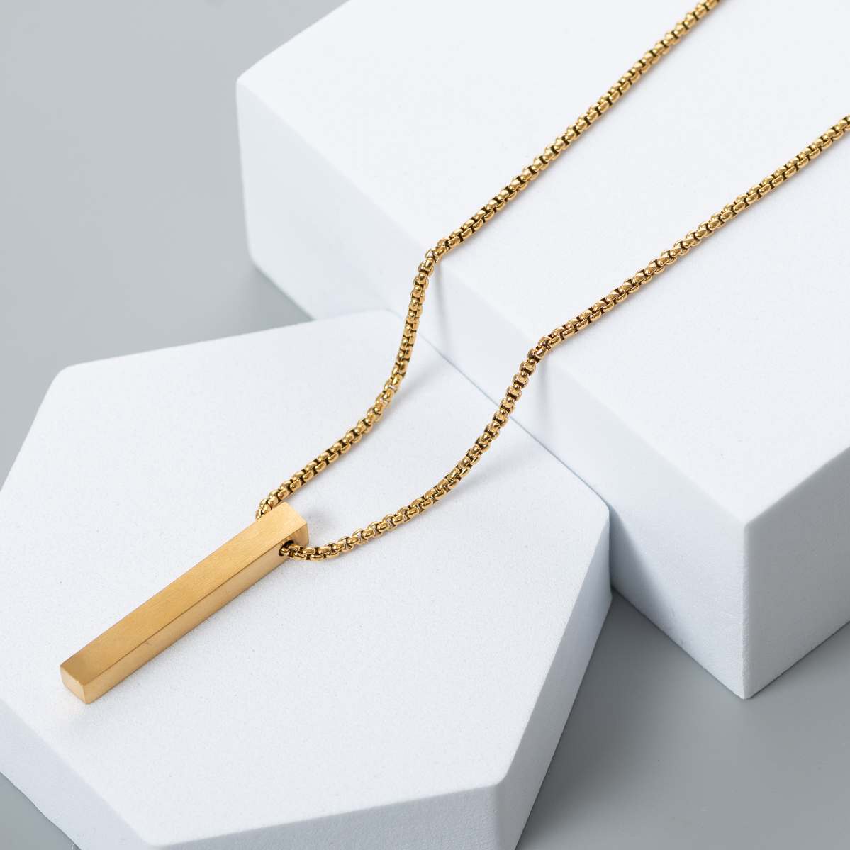 STAINLESS GOLDEN BAR NECKLACE