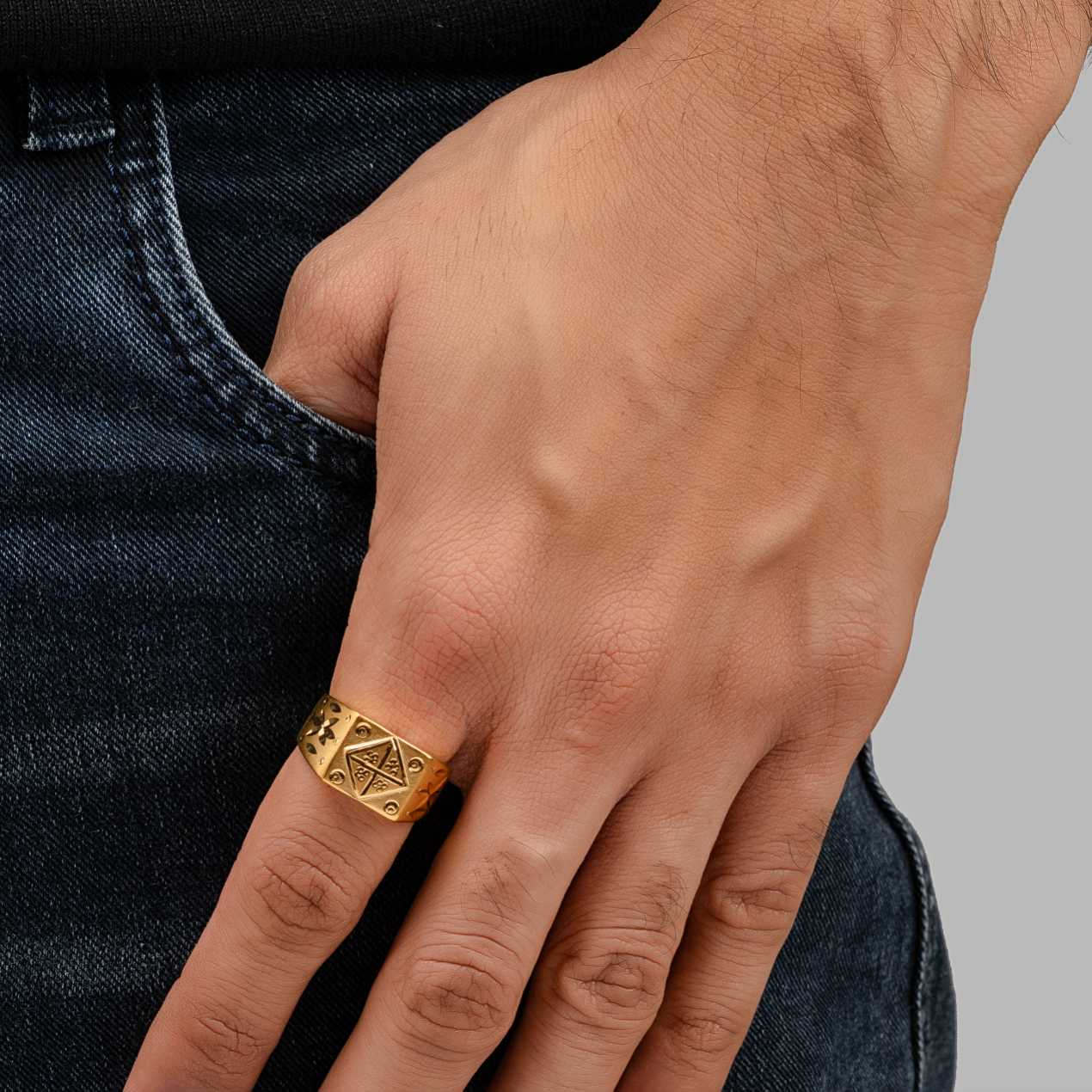 Gold Sovereign Ring