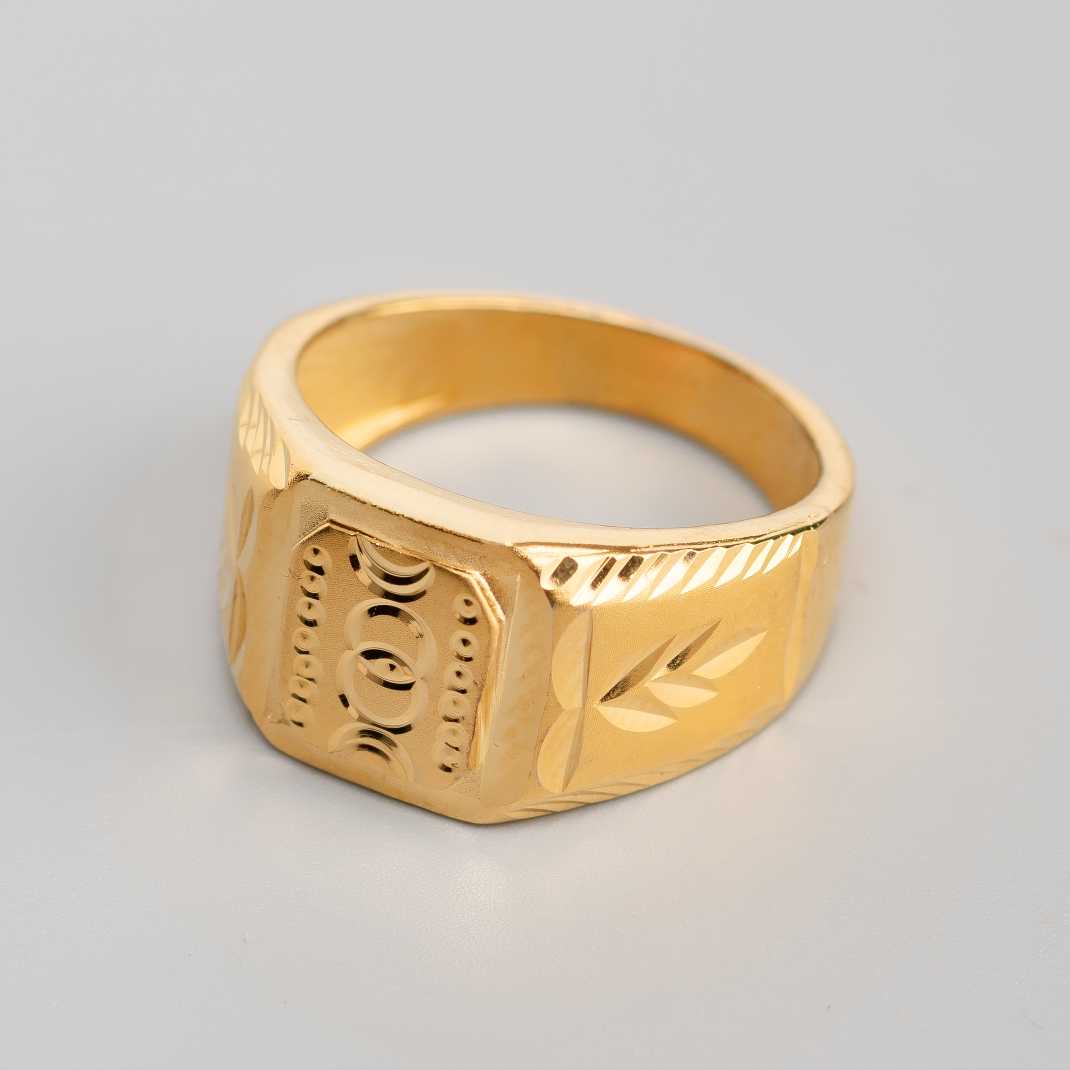 Regal Edge Ring