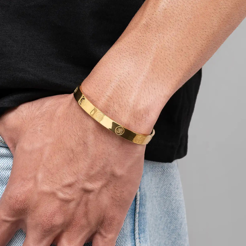 Omkar Gold Kada